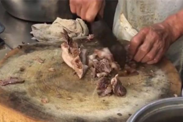 南京六合猪头肉的做法