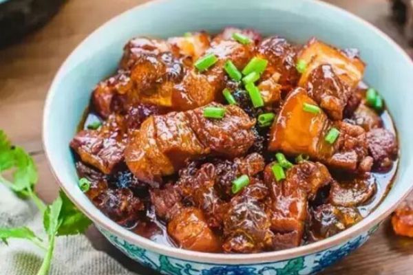 桃胶五花肉