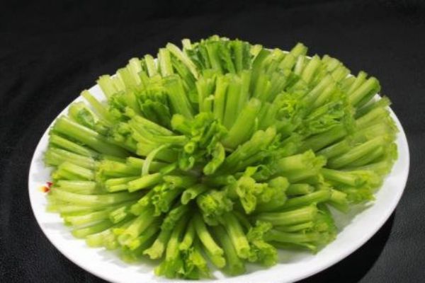 菠菜根