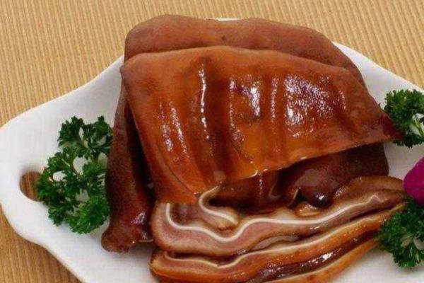 卤猪耳